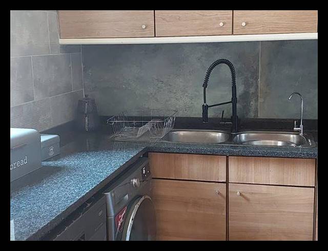 3 BEDROOM HOUSE FOR SALE IN KENSINGTON